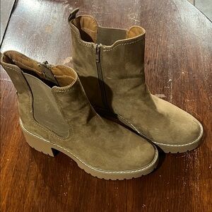 Universal Thread Suede Lug Sole Ankle Boots